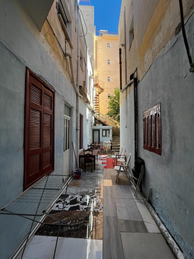 Ngm . Home Pireus Exteriör bild